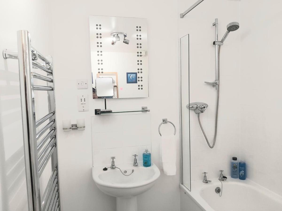 Inverness City Centre Apartment With Elevator And Google Chromecast Kültér fotó