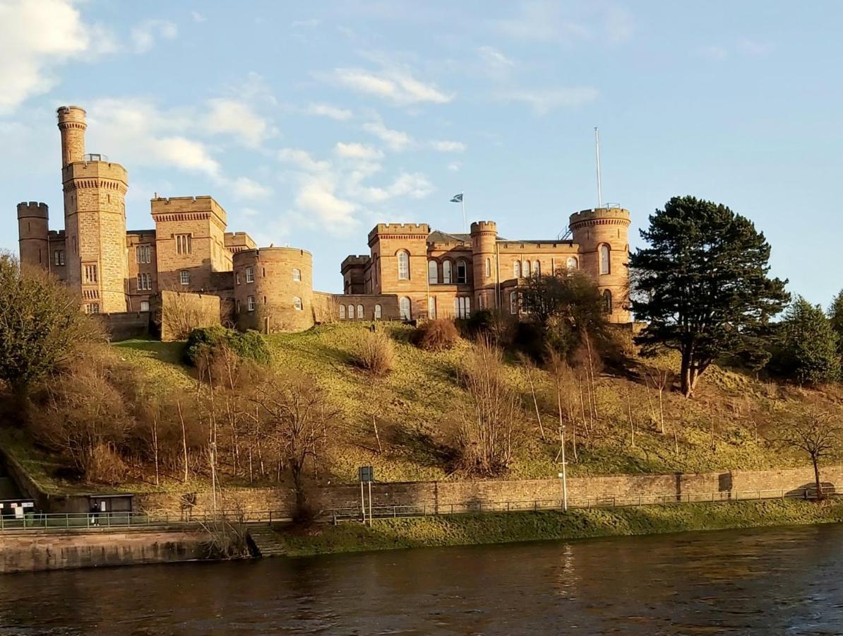 Inverness City Centre Apartment With Elevator And Google Chromecast Kültér fotó