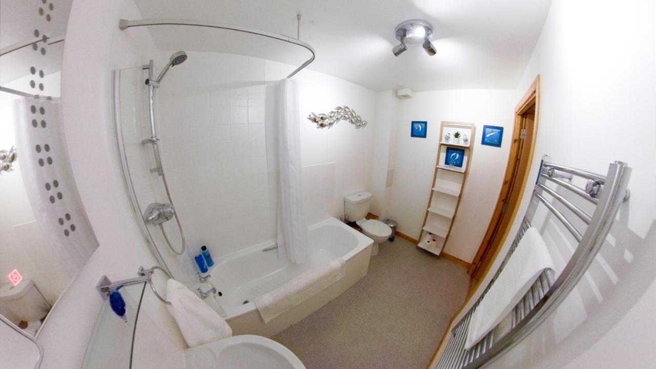 Inverness City Centre Apartment With Elevator And Google Chromecast Kültér fotó
